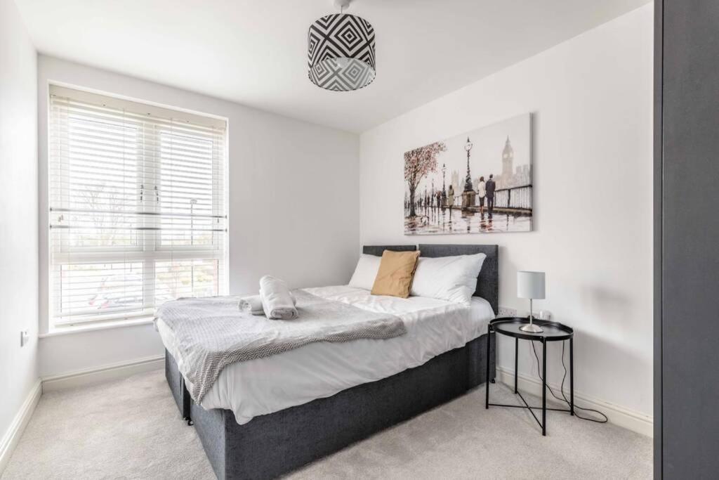 2 Bed & 2 Bath Cosy Apartment Slough- Free Parking Exteriör bild